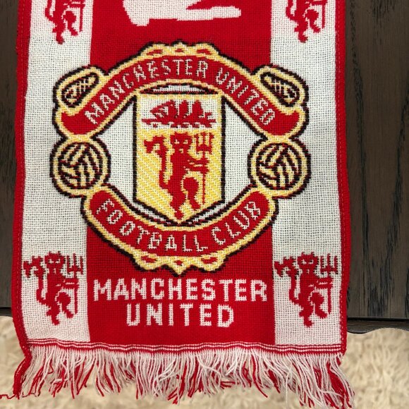 Manchester United Scarf - Picture 1 of 2